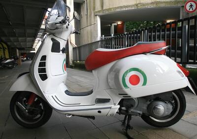 Vespa GTS 300 Super (2008 - 16) - Annuncio 9705161