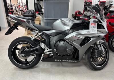 Honda CBR 1000 RR Fireblade (2006 - 07) - Annuncio 9723548