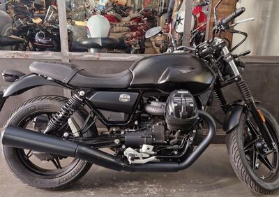 Moto Guzzi V7 Stone (2021 - 24) - Annuncio 9567972