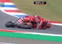 MotoGP 2025. GP dei Paesi Bassi ad Assen. FP1: Marc Marquez fa una brutta caduta, riparte e fa il 1° tempo! [RISULTATI e VIDEO]