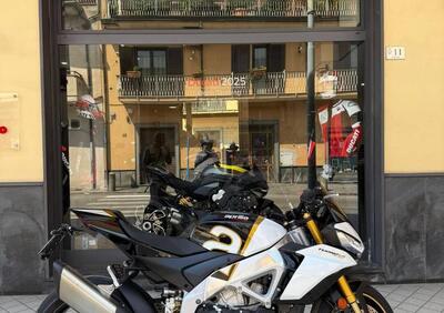 Aprilia Tuono V4 Factory (2021 - 24) - Annuncio 9781126
