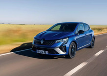 Renault Clio 2025: scende in campo e le ha tutte contro. Top e Flop