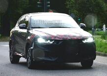 Alfa Romeo Tonale, in arrivo il restyling: primo prototipo avvistato su strada [Foto Spia]