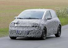 Renault Twingo torna in grande stile: le foto spia della piccola elettrica ad un prezzo... 