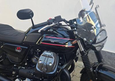 Moto Guzzi V7 Stone Special Edition (2022 - 25) - Annuncio 9800228