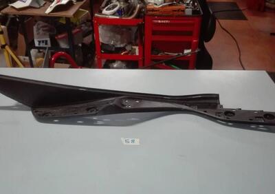 Pedana inferiore dx Suzuki Burgman 400 2004 - Annuncio 9802791