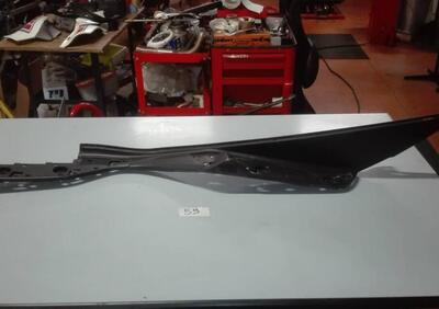 Pedana inferiore sx Suzuki Burgman 400 2004 - Annuncio 9802793