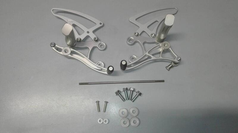 Pedane arretrate Suzuki GSX-R 1000 Euro Racing (2)