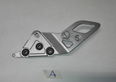 Supporto pedana destra Suzuki Bandit - Annuncio 9803263