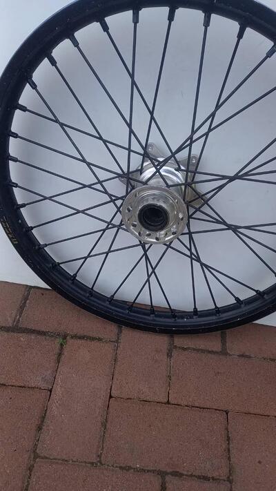 Ruota anteriore com mozzo kite e cerchio tagasako