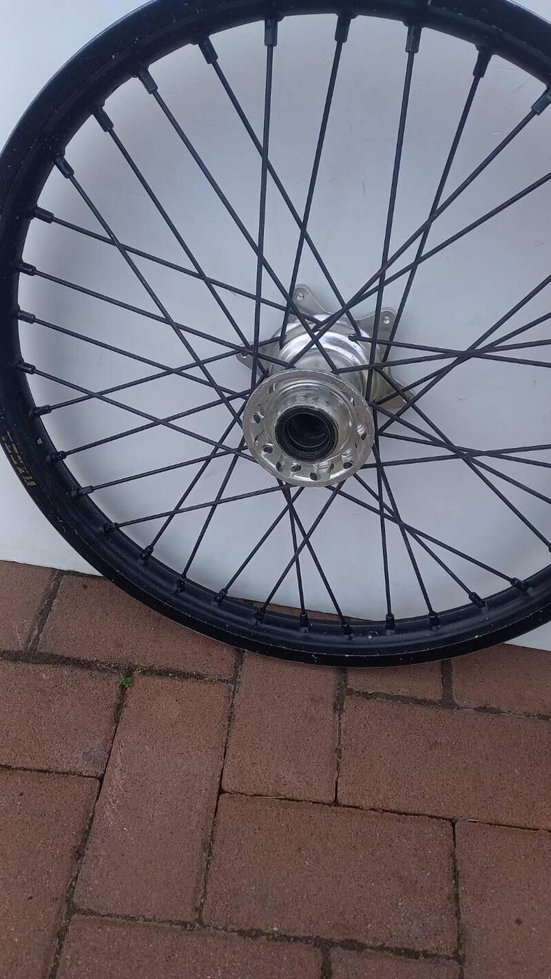 Ruota anteriore com mozzo kite e cerchio tagasako