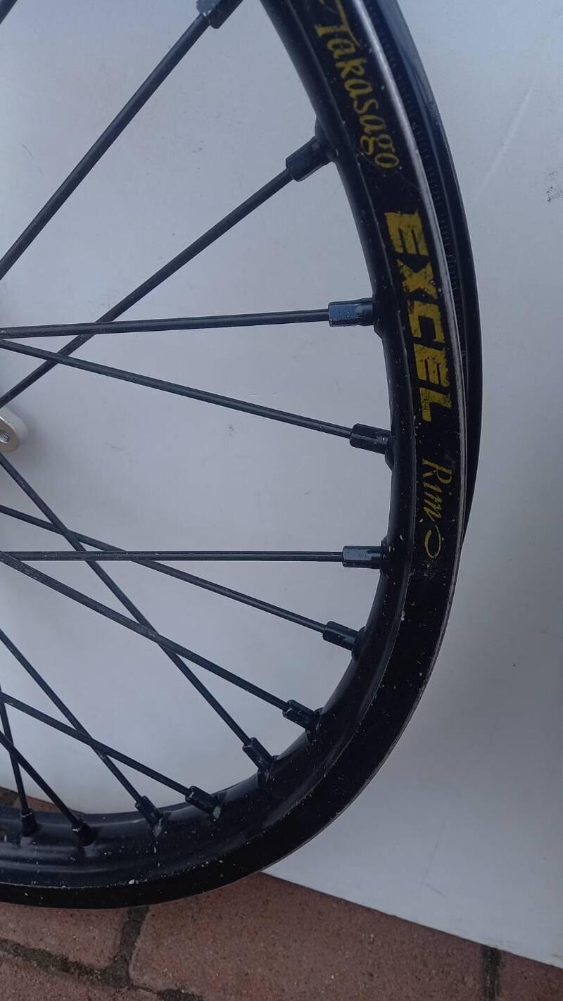 Ruota anteriore com mozzo kite e cerchio tagasako (3)