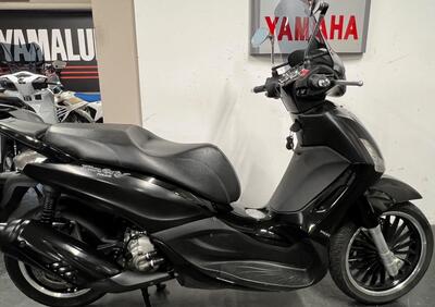 Piaggio Beverly 300 i.e. Police ABS-ASR (2017 - 20) - Annuncio 9808105