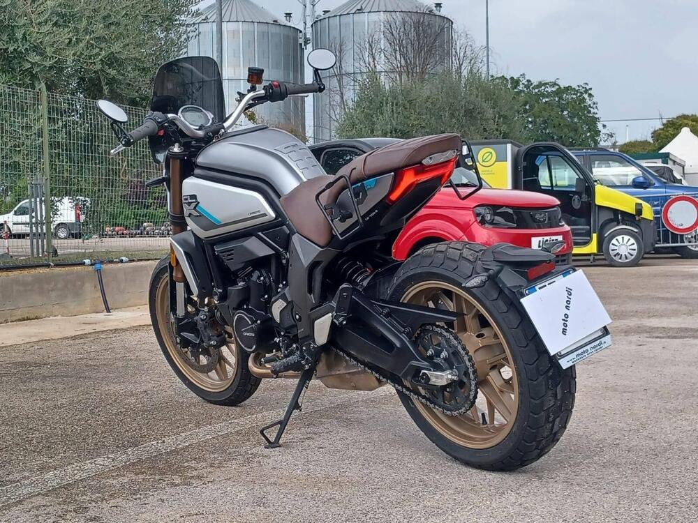 CFMOTO 700CL-X Heritage (2021 - 25) Usata