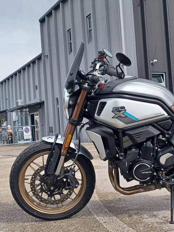 CFMOTO 700CL-X Heritage (2021 - 25) Usata