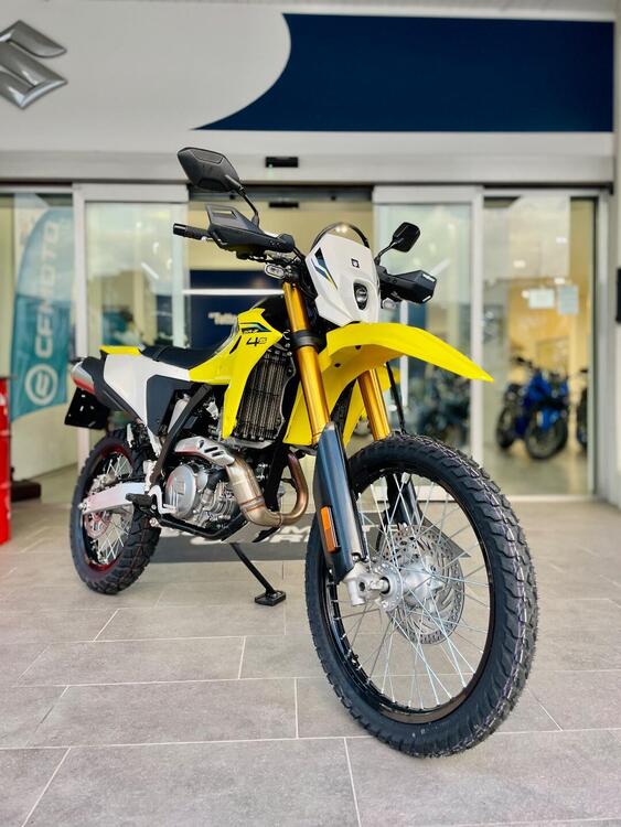 Suzuki DR-Z4S (2025) Nuova