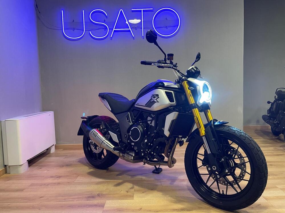 CFMOTO 700CL-X Heritage (2021 - 25) Usata