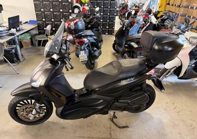 Piaggio Beverly 300 i.e. Police ABS-ASR (2017 - 20) - Annuncio 9835995