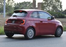 Nuova Fiat 500 Hybrid 3+1: la citycar ibrida con una porta in più si prepara al debutto [Foto Spia]
