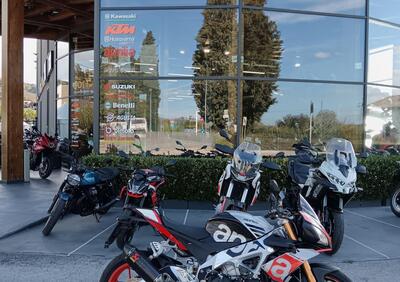 Aprilia Tuono V4 Factory (2015 - 17) - Annuncio 9844363