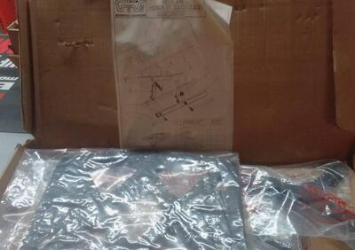F214 KIT portapacchi VF1000F/FII 85 Givi - Annuncio 9851016