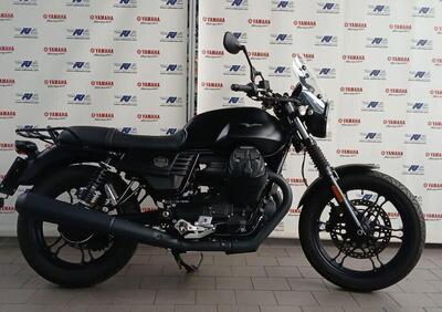 Moto Guzzi V7 III Stone (2017 - 20) - Annuncio 9853384