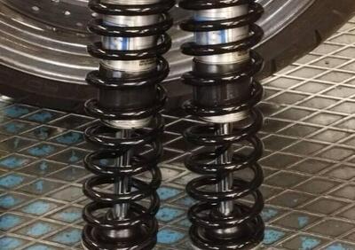 ammortizzatori ohlins 2 reg. per triumph bonnevil Öhlins - Annuncio 9857213