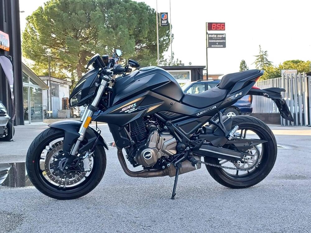 QJ Motor SRK 700 (2023 - 25) Usata