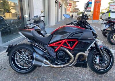 Ducati Diavel 1200 Carbon (2010 - 13) - Annuncio 9859587