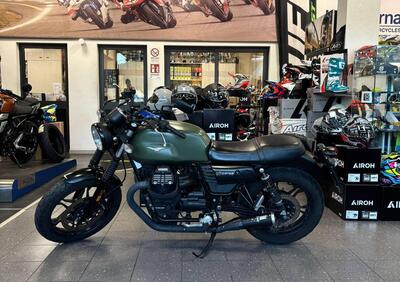 Moto Guzzi V7 III Stone (2017 - 20) - Annuncio 9868371