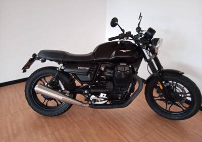 Moto Guzzi V7 III Stone (2017 - 20) - Annuncio 9875438