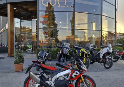Aprilia Tuono V4 Factory (2021 - 24) - Annuncio 9880211