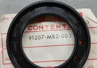 91207MB2003 Paraolio 40x62x6 Honda - Annuncio 9882297