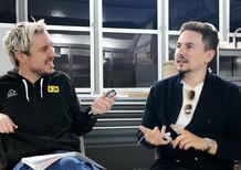 ESCLUSIVO - Intervista con Jorge Lorenzo, nuovo coach di Maverick Vinales: "Vi racconto un segreto sul 2015. Bagnaia? Avrebbe bisogno di uno psicologo sportivo. Io come Cristiano Ronaldo, mi piace Pedro Acosta" [VIDEO]