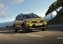 Dacia Sandero 2025: più tecnologia, più comfort e nuove motorizzazioni. Ecco tutti i prezzi della regina del mercato europeo 