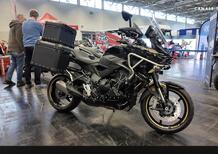 Intermot 2025: la nuova crossover Zontes 703T e la Triumph Street Triple RX viste da vicino [VIDEO]