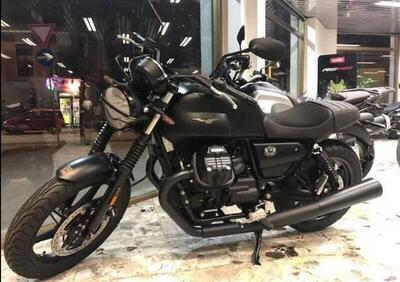 Moto Guzzi V7 Stone (2021 - 24) - Annuncio 9899283