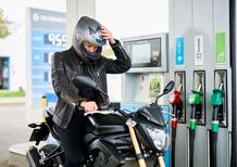 L'Ue fa marcia indietro sullo stop ai motori termici: cosa ci sarà nel serbatoio delle nostre moto nel 2035?