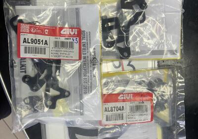 2 tipi di attacchi specifici per Royal Enfield Int Givi - Annuncio 9913586