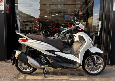 Piaggio Beverly 300 ABS-ASR (2021 - 25) - Annuncio 9917310