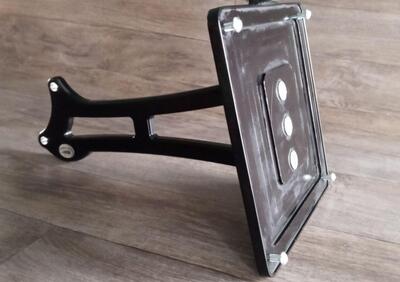 Portatarga italiana laterale nero con luce targa a  - Annuncio 9073941