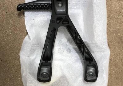 PEDANA POSTERIORE SINISTRA PER HONDA CBR 1000 RR-R - Annuncio 9934265