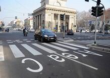 Milano salva le moto "inquinanti" (per ora): slitta al 2027 lo stop in Area B e C