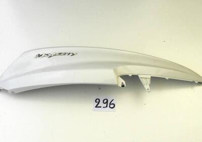 Carena fianchetto later. dx Yamaha YP Majesty 250/ - Annuncio 9945427