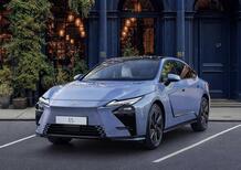 Lexus ES, la berlina di lusso si reinventa nell'era elettrificata