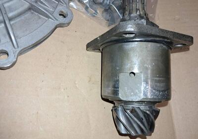 FLANGIA CUSCINETTI PIGNONE V7/750 SPECIAL/850 GT Moto Guzzi - Annuncio 9955103