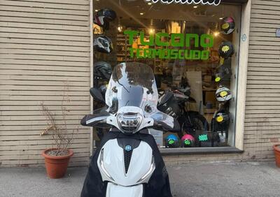 Piaggio Beverly 400 ABS-ASR (2021 - 24) - Annuncio 9958981