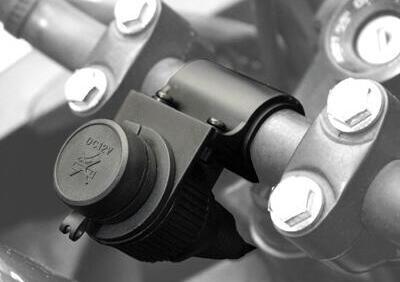 Presa 12V impermeabile con supporto universale per BC Battery Controller - Annuncio 8983927