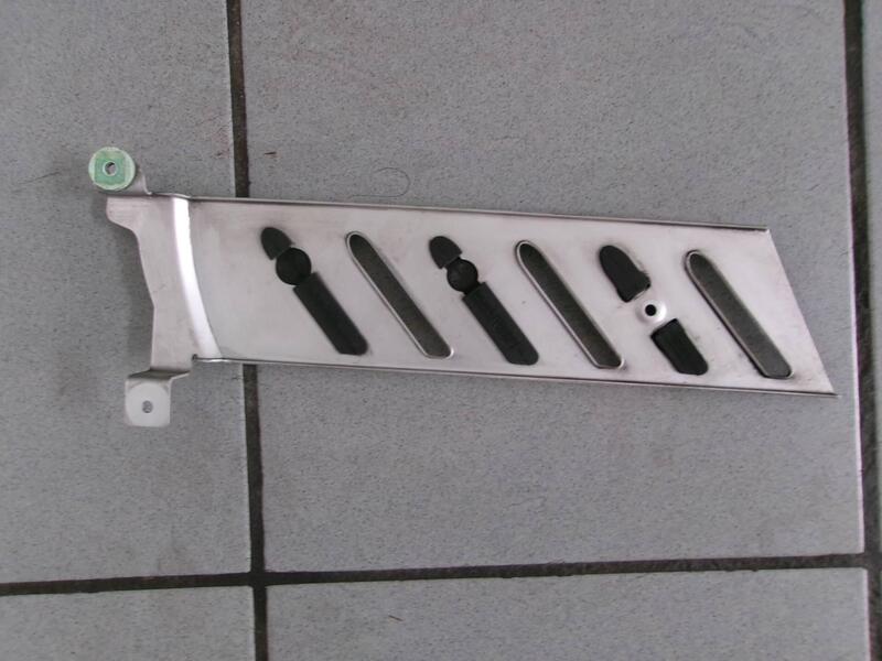 LAMIERINO SINISTRA BMW F 650 CS SCARVER (2)