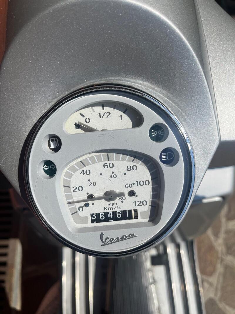 Piaggio vespa PX 150 (5)